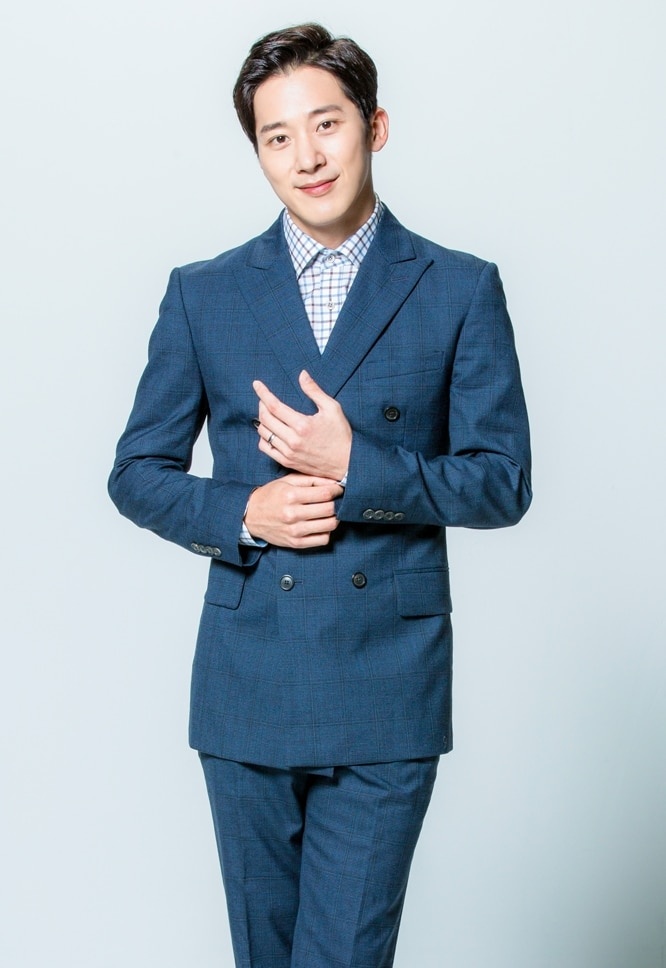 Em trai Kim Tae Hee anh 5