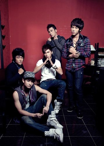 Nhom La Thang gio ra sao anh 13