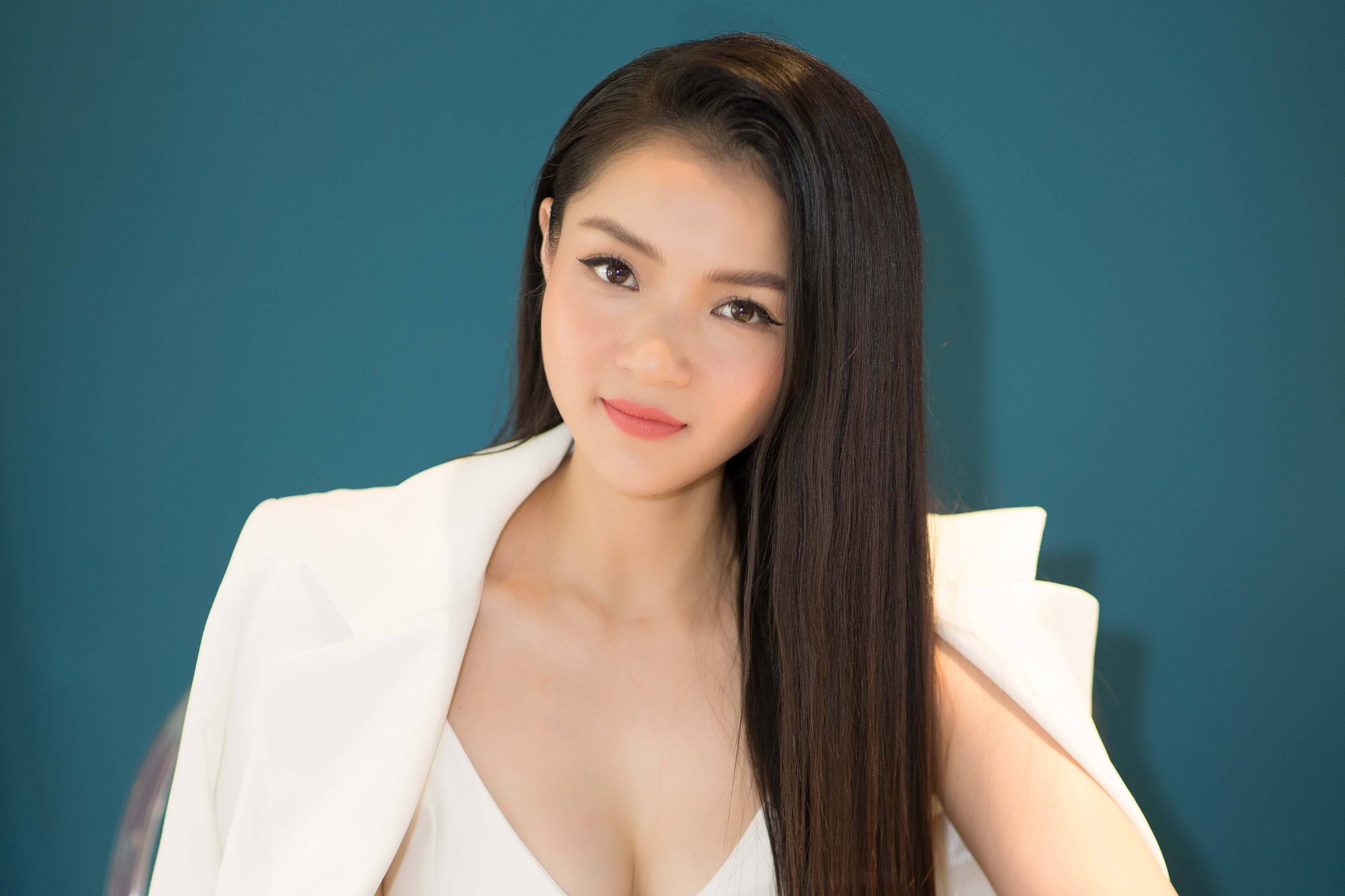 Thuy Top: 'Khong muon chi dan mac ca si hay dien vien' hinh anh