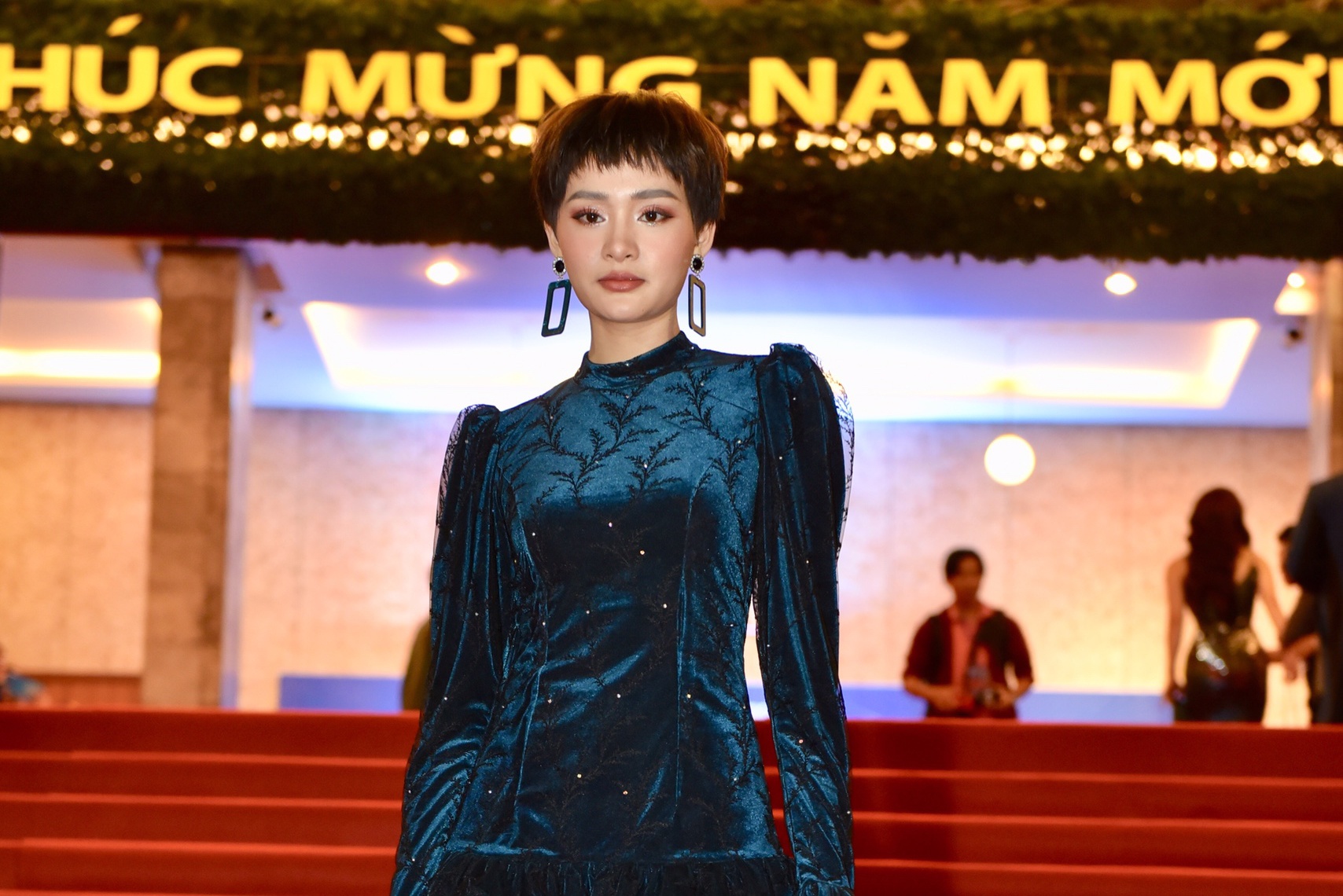 Jun Vu va Diem My 9X goi cam, Hien Ho ca tinh tren tham do hinh anh