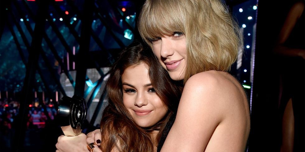 Selena Gomez vui ve tu tap voi Taylor Swift va hoi ban than hinh anh