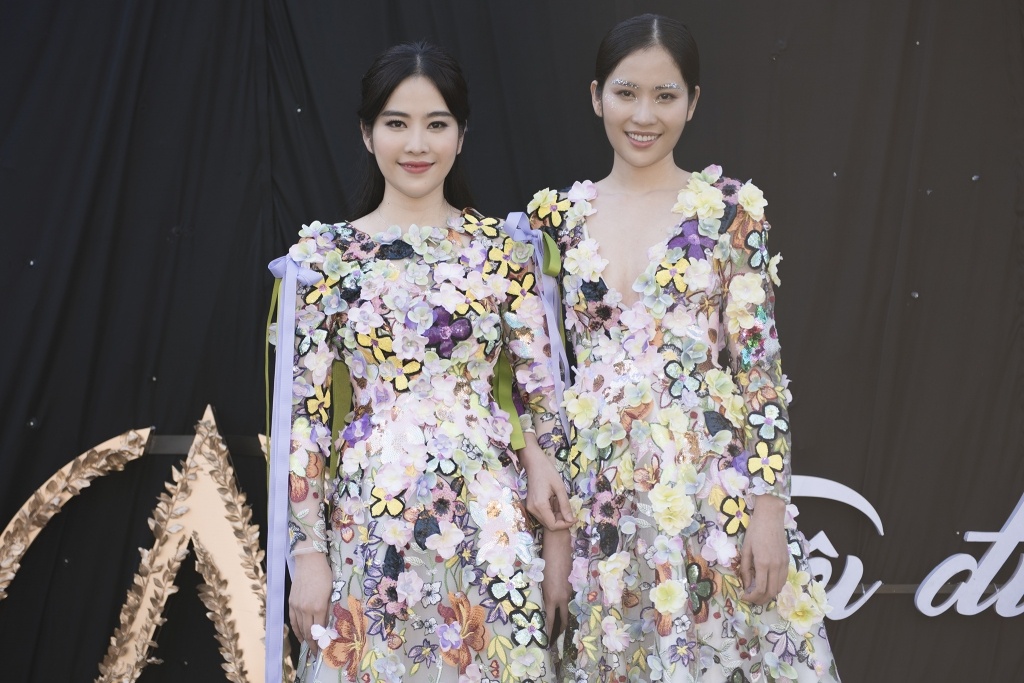 Cac cap chi em noi tieng cua showbiz Viet anh 6