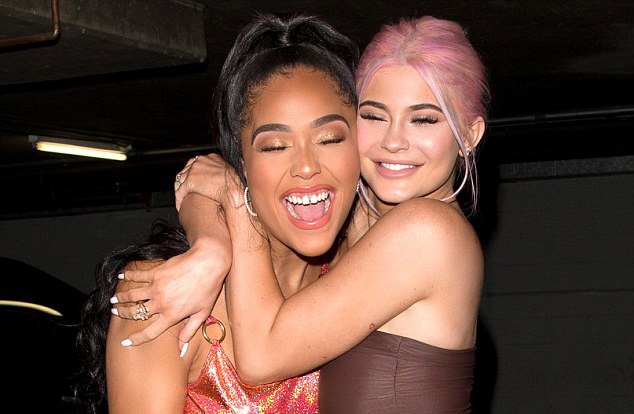 Kylie Jenner dau kho khi ban than ngoai tinh voi anh re hinh anh