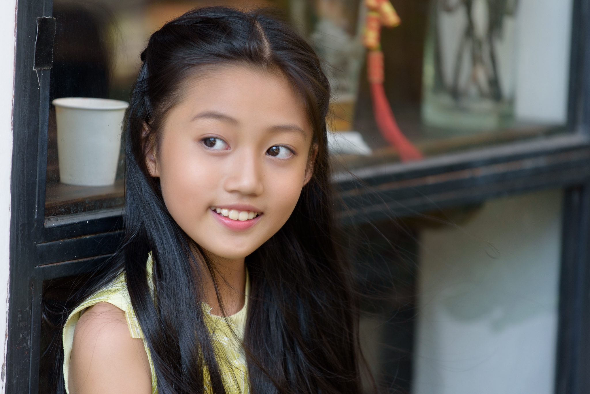 Sao nhí đóng con gái Hai Phượng thương Ngô Thanh Vân như mẹ ruột ảnh 1 Sao nhi dong con gai Hai Phuong thuong Ngo Thanh Van nhu me ruot anh 1