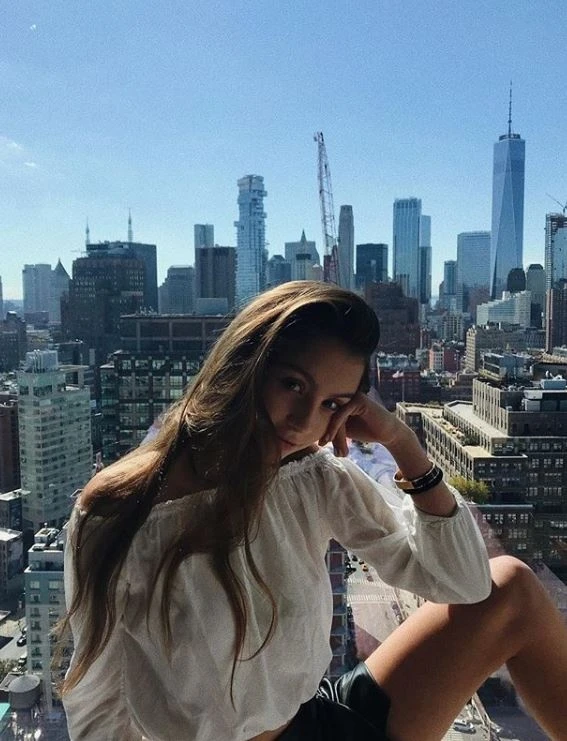 hinh anh con gai Catherine Zeta Jones anh 5