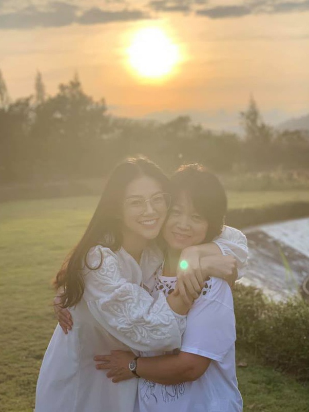 Phuong Khanh suy sup,  mat ngu vi tin don ac y anh 1