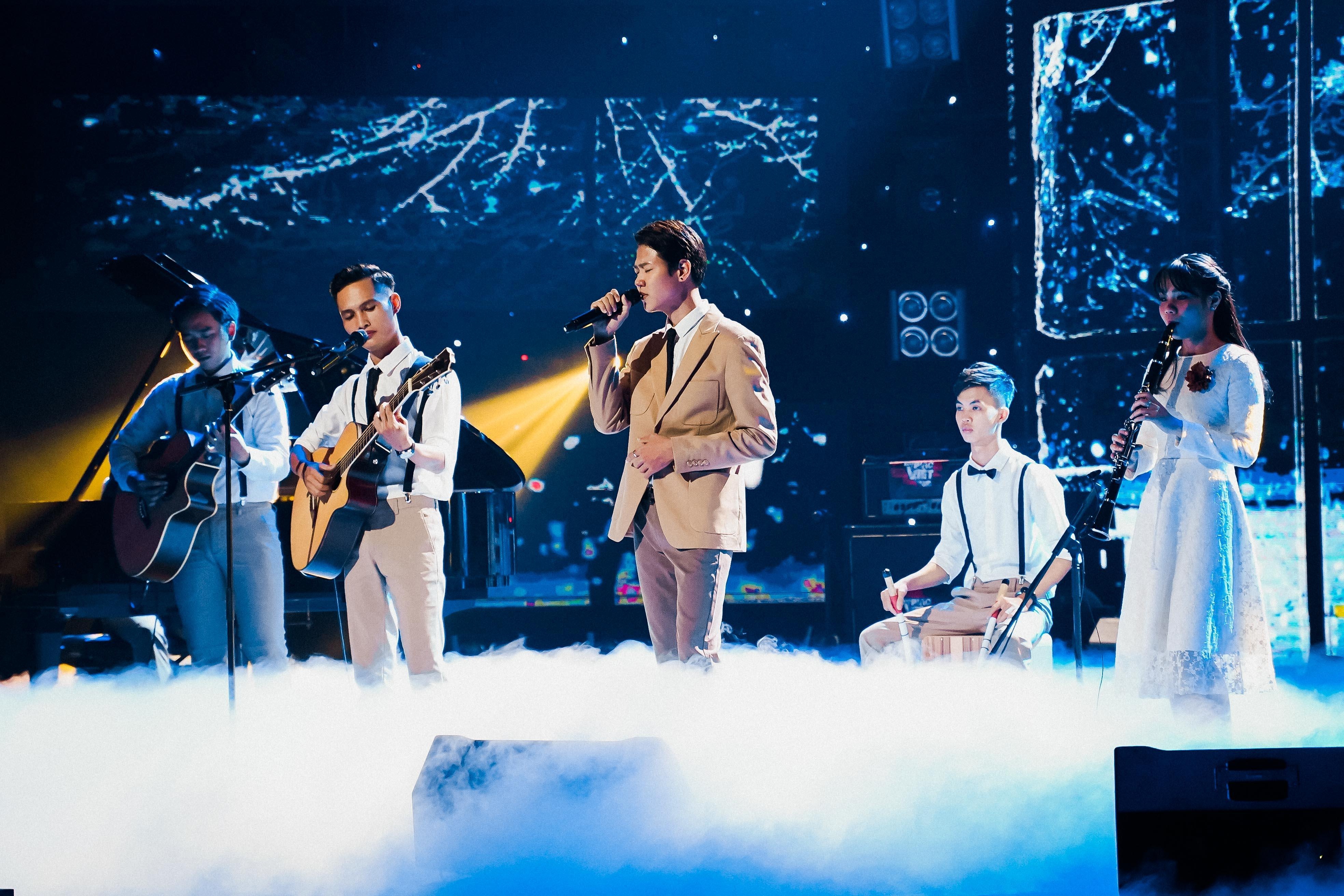 Xuan Bac che bai Duc Tri anh 1