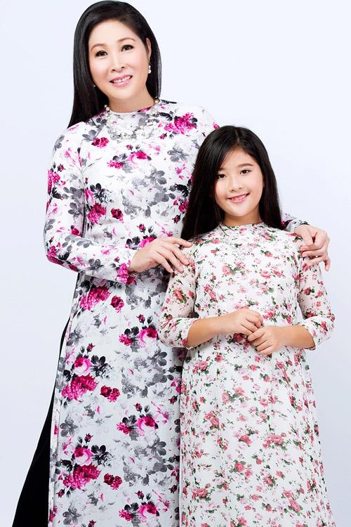 Con gai ut Hong Van cang lon cang xinh dep anh 5