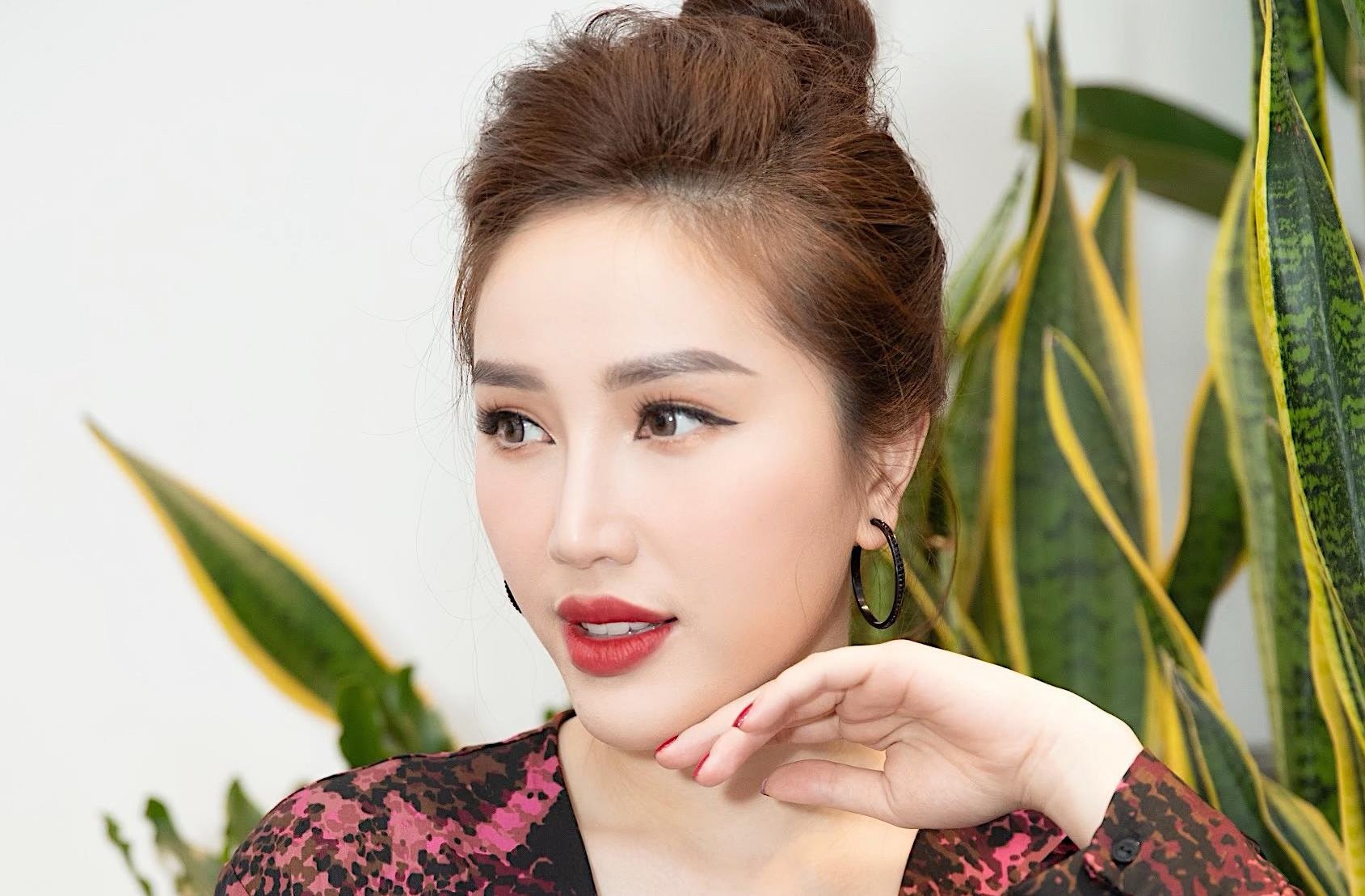 Bao Thy dap tra khi bi che la 'ca si ban kem tron', het thoi hinh anh