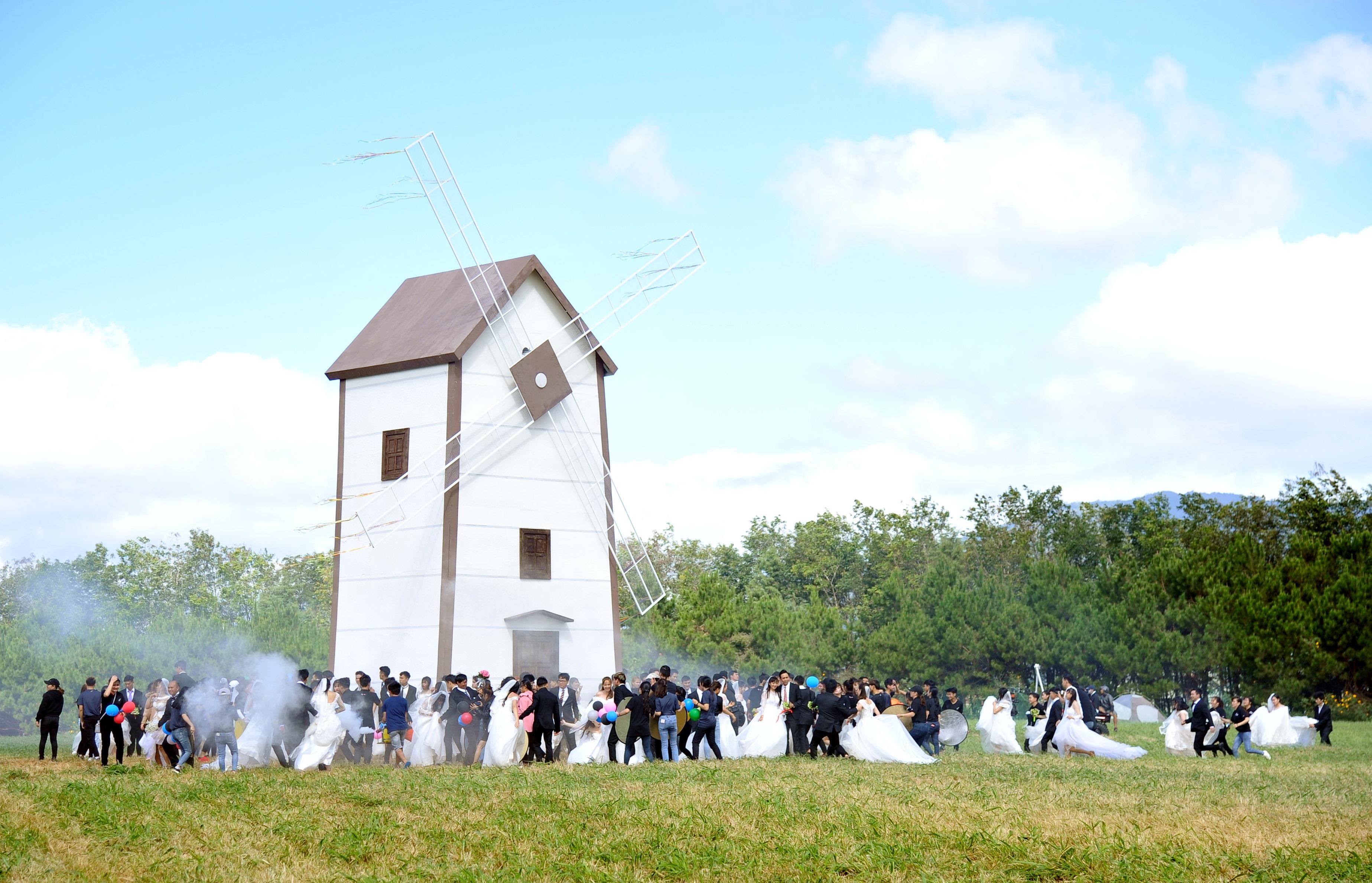 Phim Lat mat 4,  Ly Hai,  Katleen Phan Vo anh 1