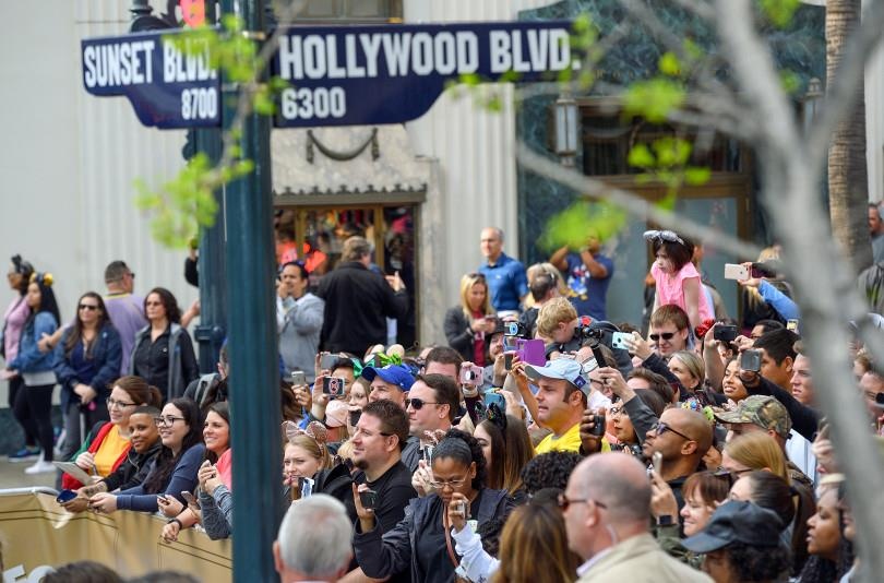 Dan sao ‘Avengers: Endgame' quyen gop 5 trieu USD cho tre em anh 5