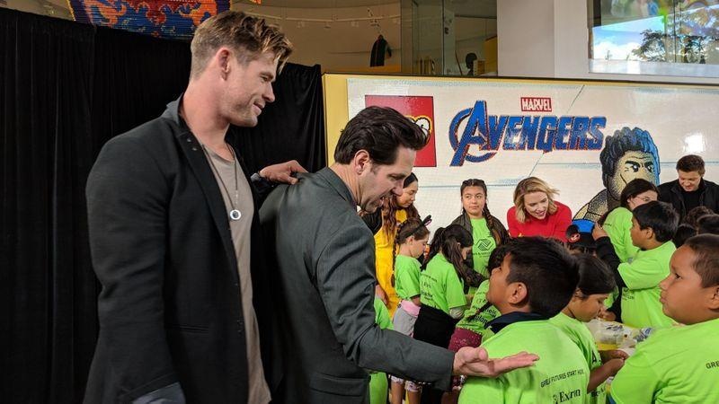 Dan sao ‘Avengers: Endgame' quyen gop 5 trieu USD cho tre em anh 7