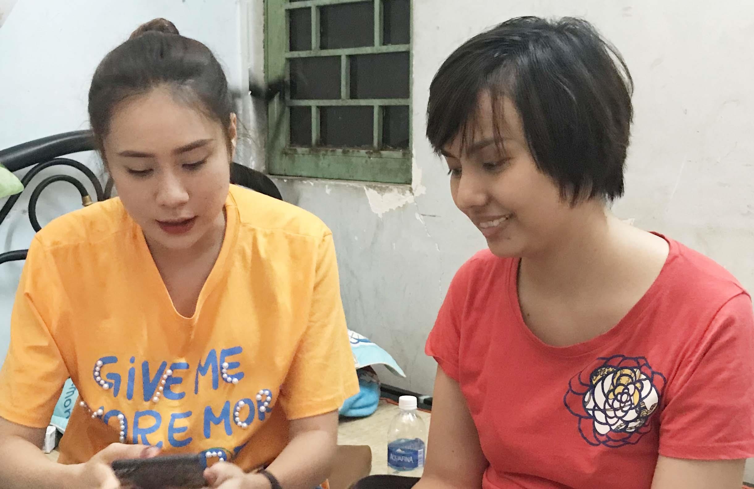 Nu dien vien bi liet nua nguoi ke sinh 7 thang moi duoc gap con 2 lan hinh anh