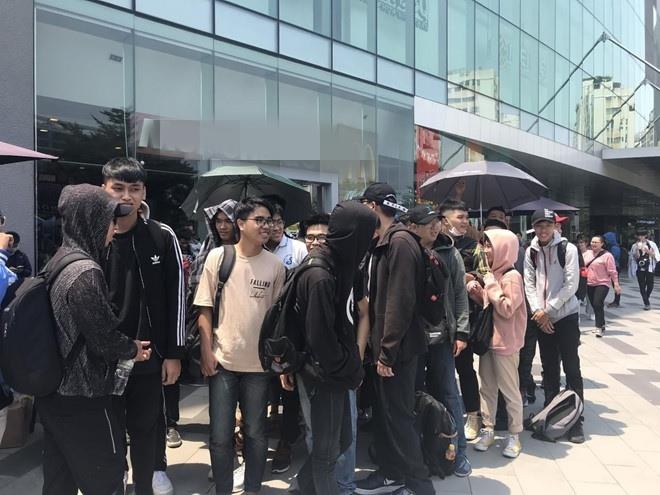 Fan xep hang giua trua cho xem Avengers: Endgame anh 5