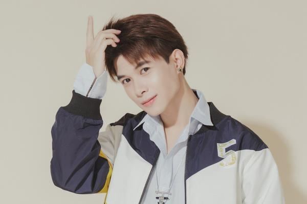 Ban trai Dieu Nhi noi gi khi bi cho tu tung anh nhay cam gay chu y hinh anh