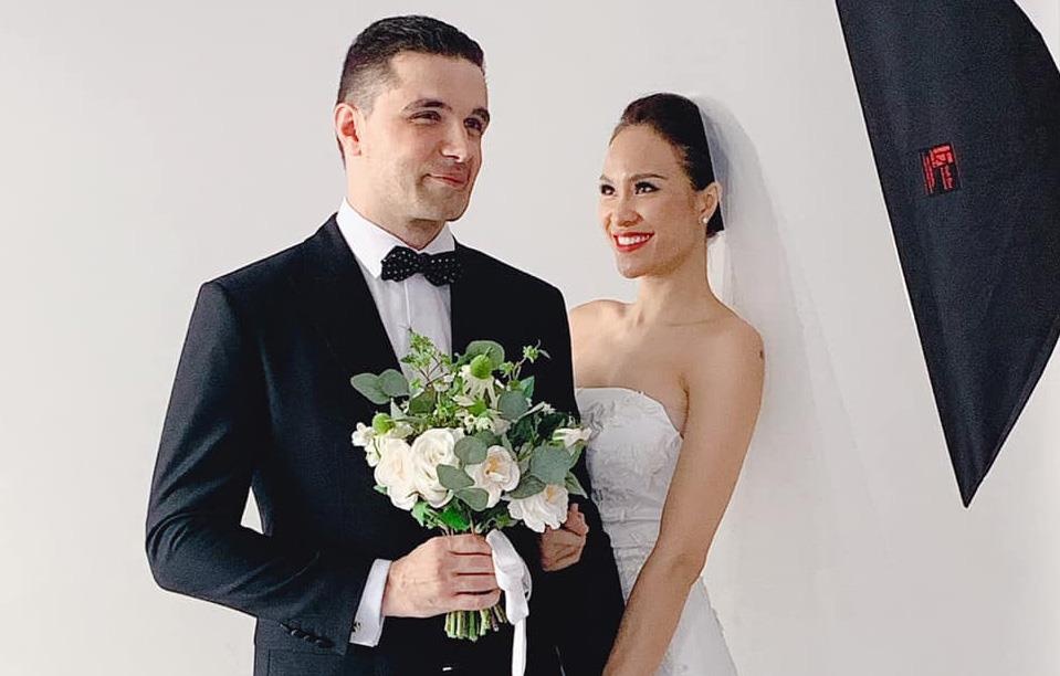 Phuong Mai khoe anh cuoi voi chong ngoai quoc hinh anh