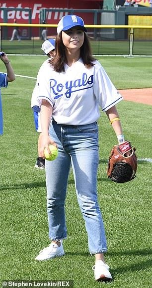 Selena Gomez tham gia hoat dong tu thien anh 5