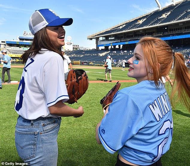 Selena Gomez tham gia hoat dong tu thien anh 6