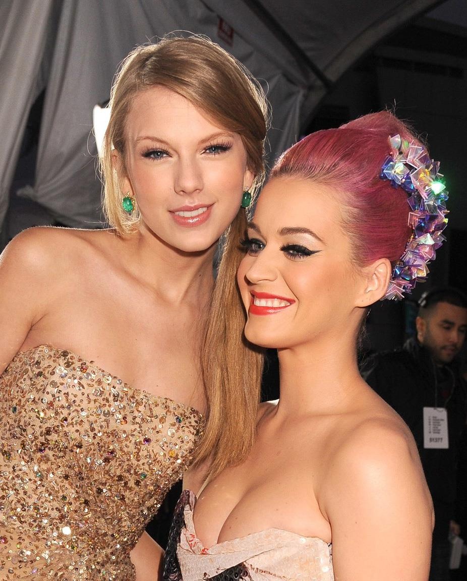 Katy Perry làm hòa Taylor Swift  ảnh 2 Katy Perry lam hoa Taylor Swift anh 2