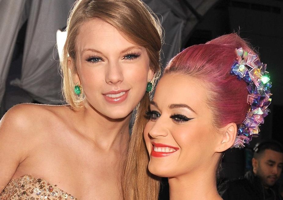Katy Perry dang anh tuyen bo hoa binh voi Taylor Swift hinh anh