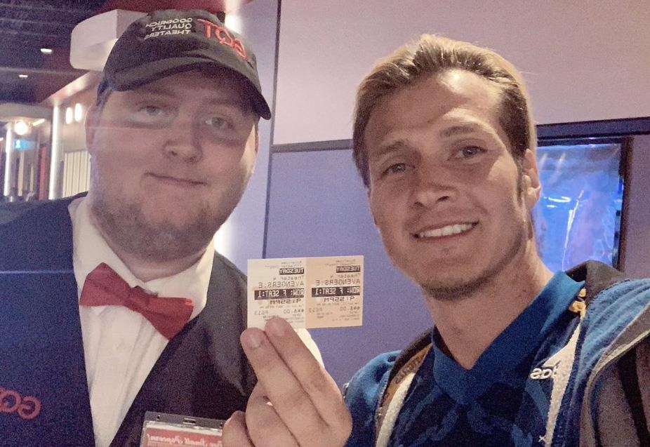 Fan cuong xem 'Avengers: Endgame' hon 110 lan hinh anh