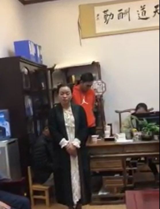 hieu truong Trung Quoc do nuoc vao sua anh 1