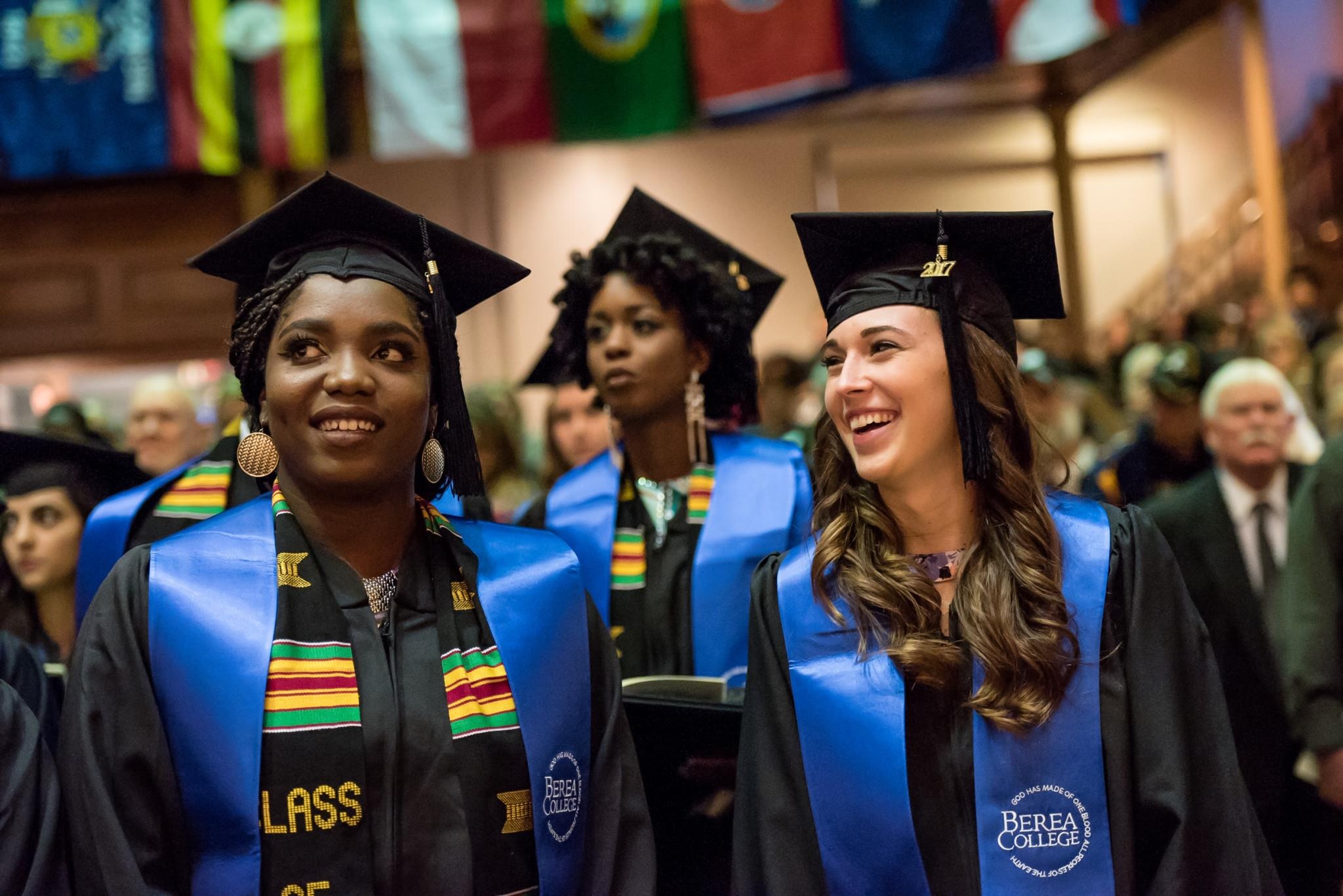 Ngoi truong mien hoc phi cho sinh vien suot mot the ky co gi dac biet? hinh anh