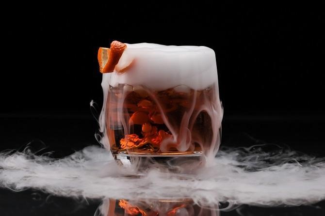 Tro tai lam cocktail 'sang chanh' theo phong cach Game of Thrones hinh anh