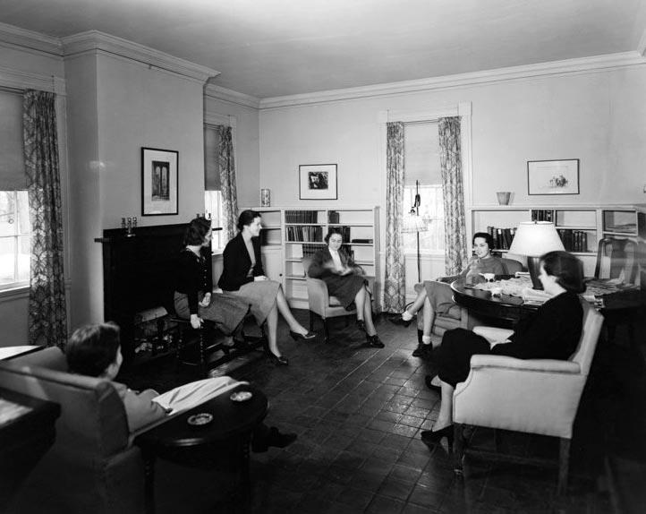 ngoi truong cua tan hoang hau nhat ban anh 5