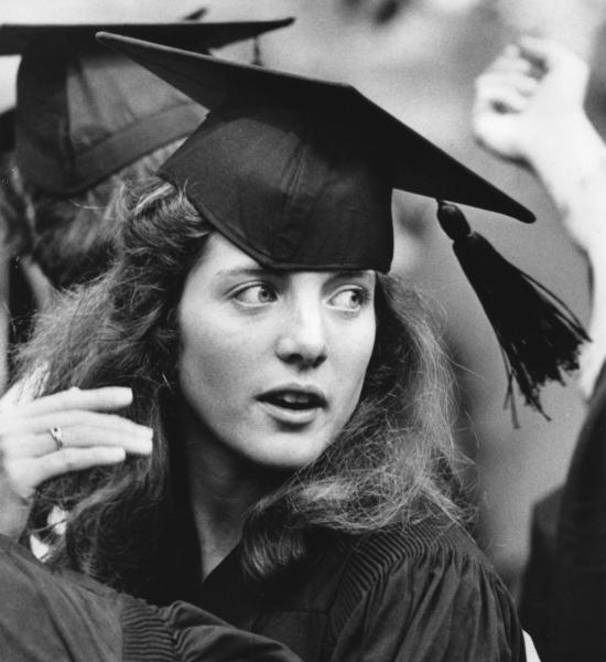 ngoi truong cua tan hoang hau nhat ban anh 9