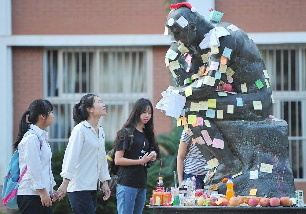 Nhin lai mua thi dai hoc khoc liet cua 10 trieu si tu Trung Quoc hinh anh