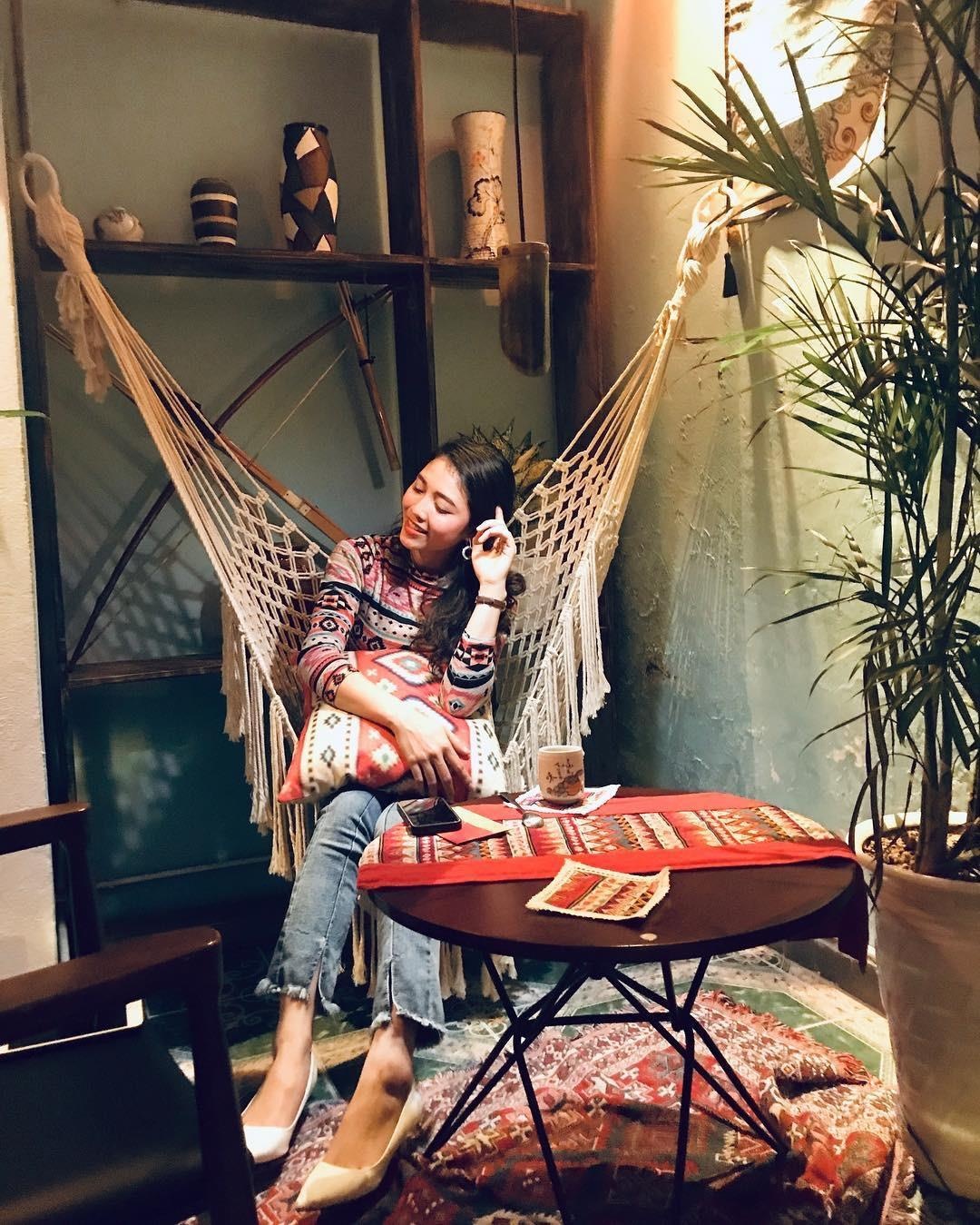 quan ca phe bohemian anh 6