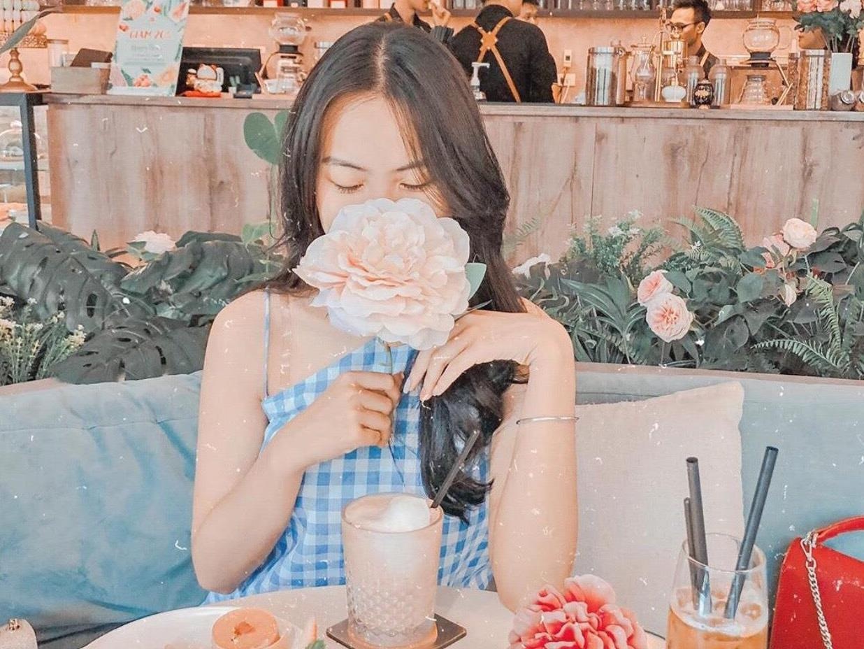 Bo tui danh sach quan ca phe mau hong cho hoi banh beo hinh anh