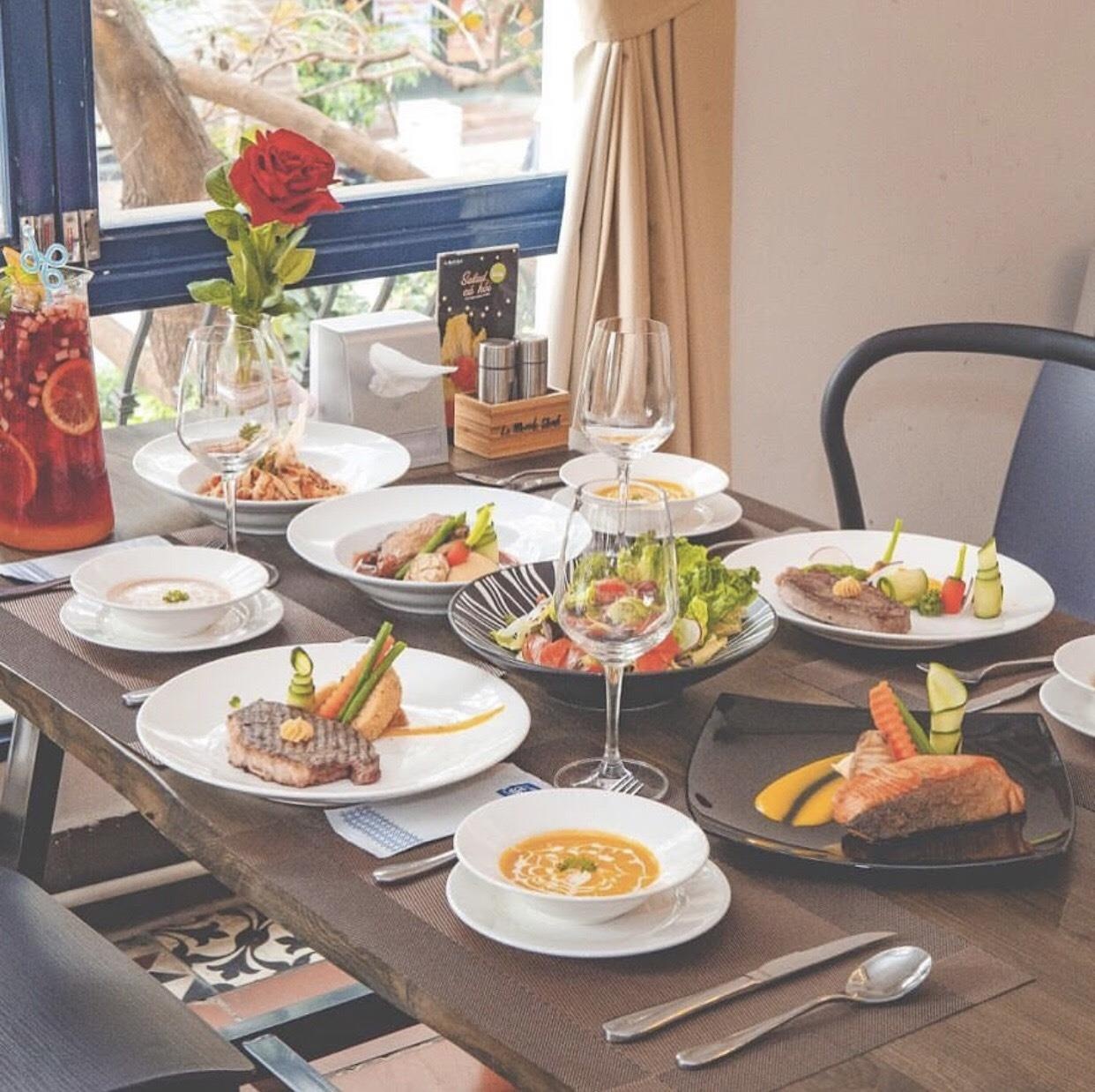 nha hang bit tet anh 2