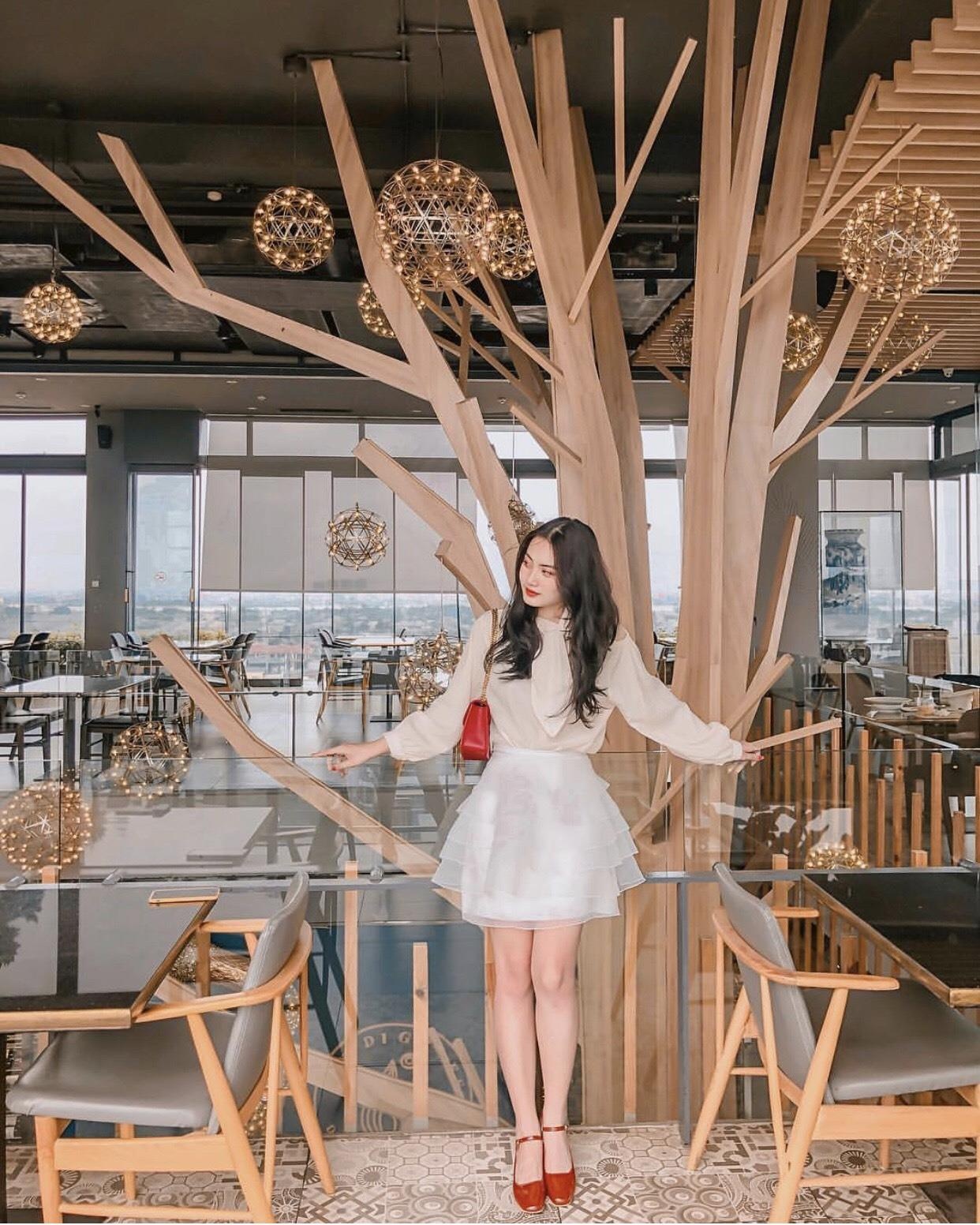 nha hang tren cao anh 19