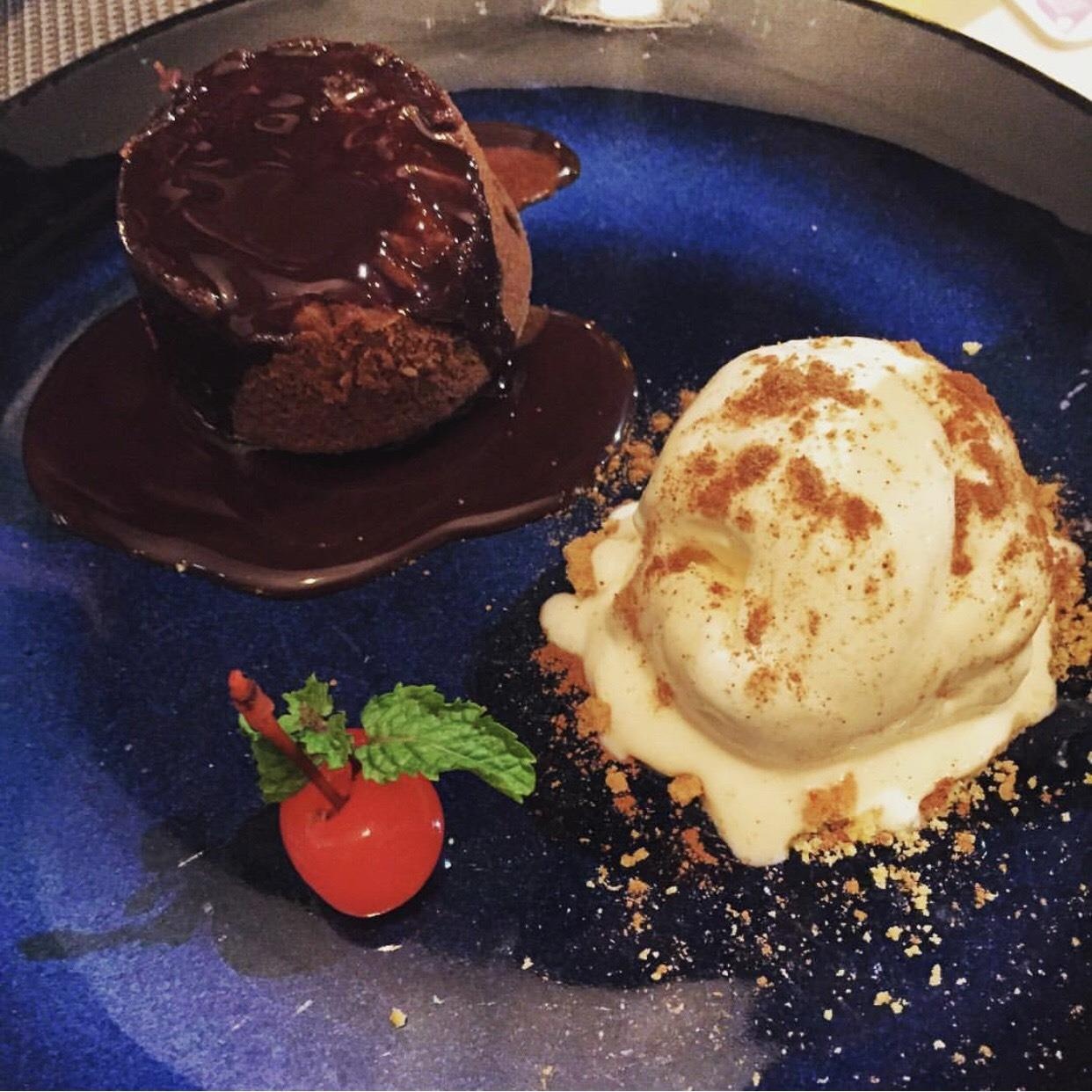 nha hang tren cao anh 3