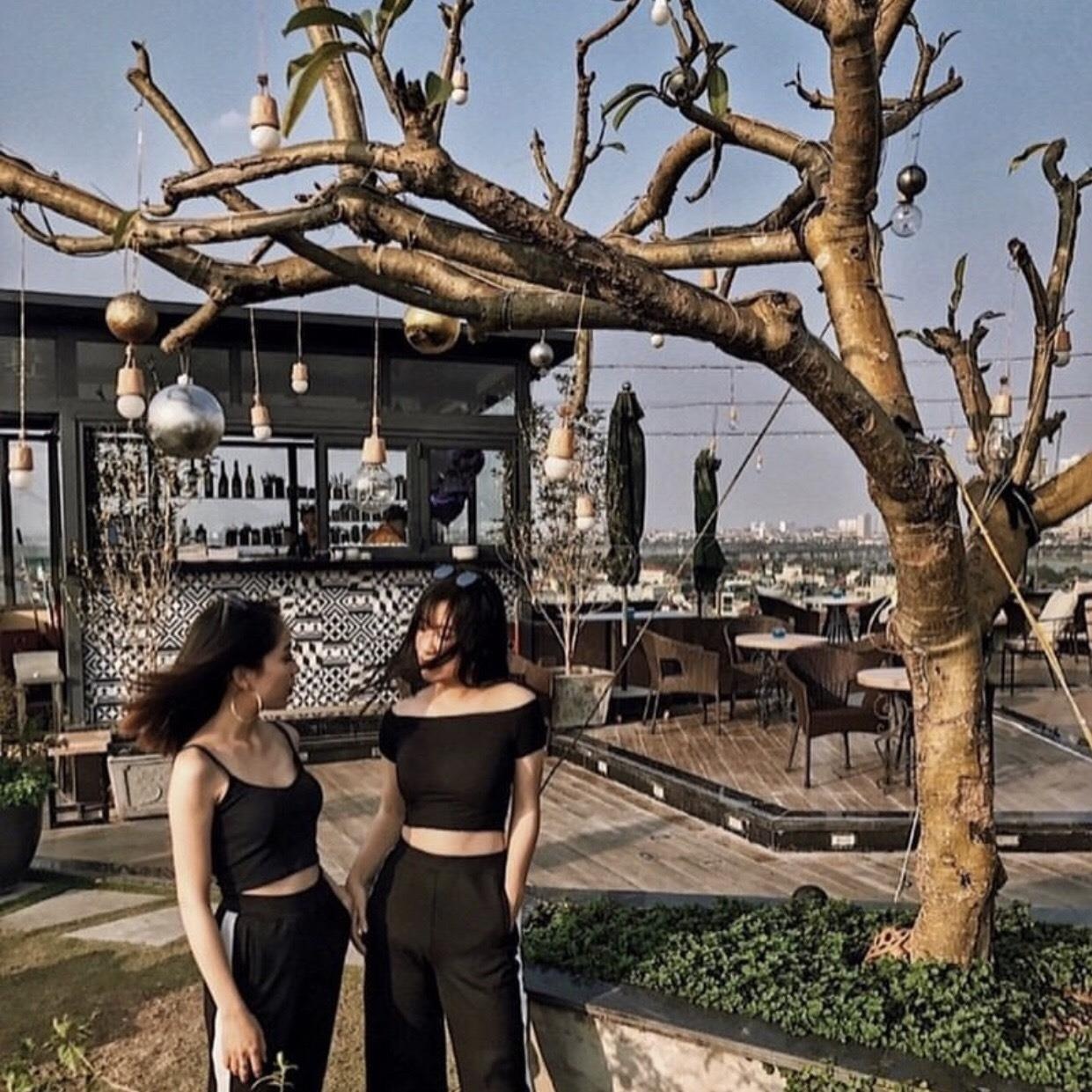 nha hang tren cao anh 15