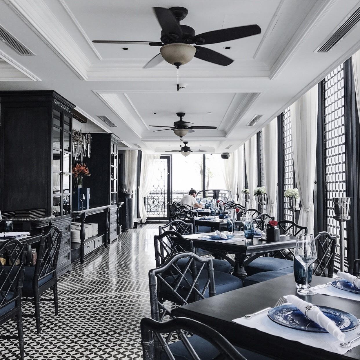 nha hang tren cao anh 4