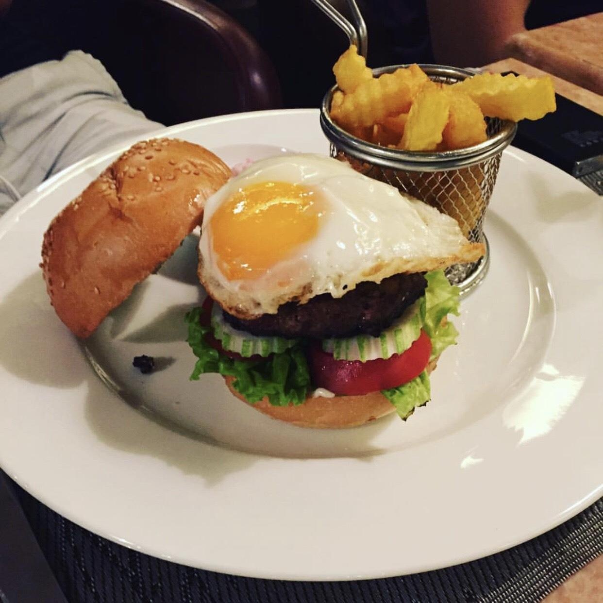 nha hang tren cao anh 16