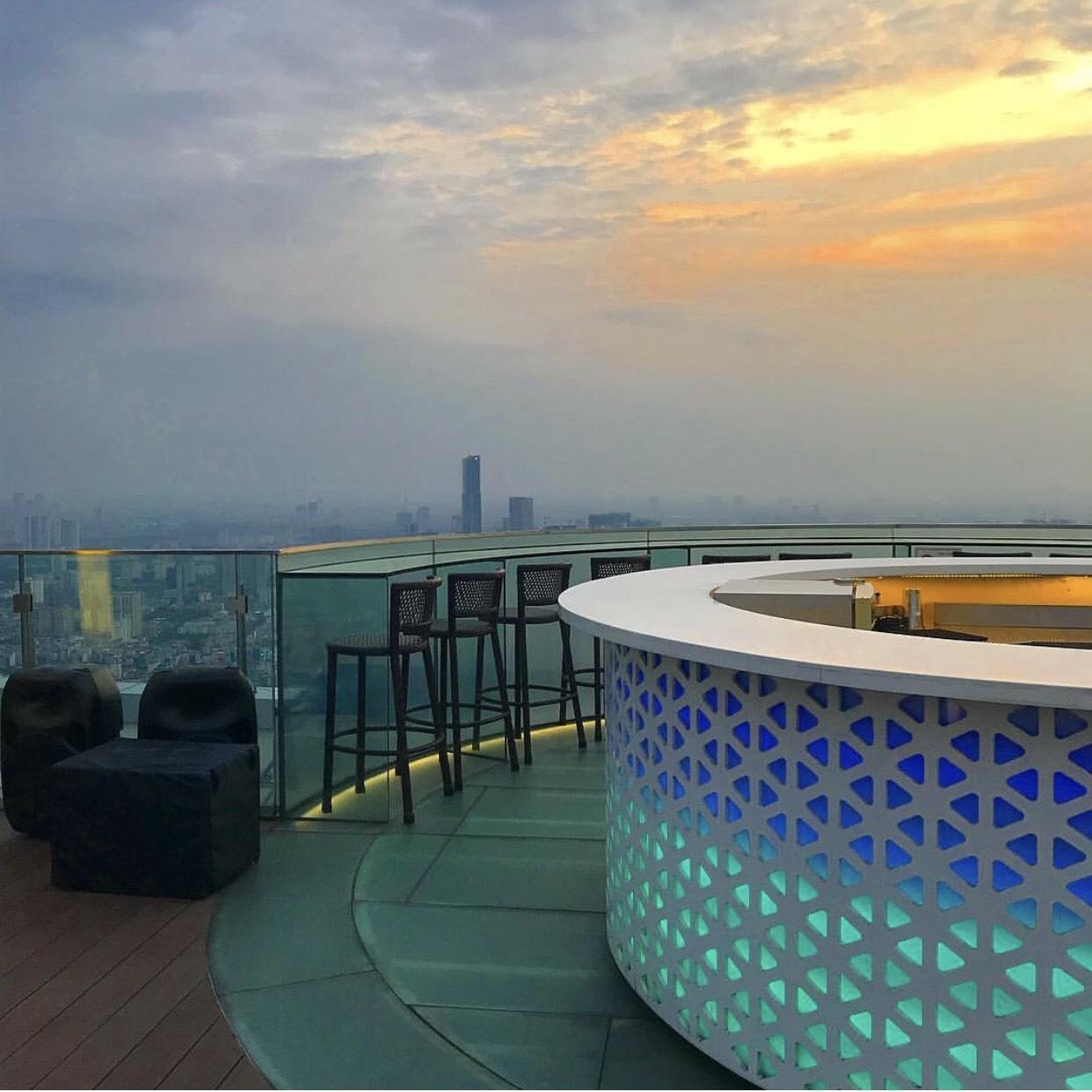 nha hang tren cao anh 11