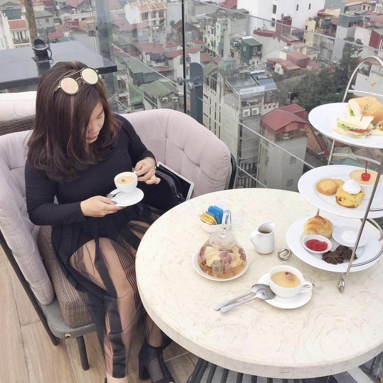 nha hang tren cao anh 17