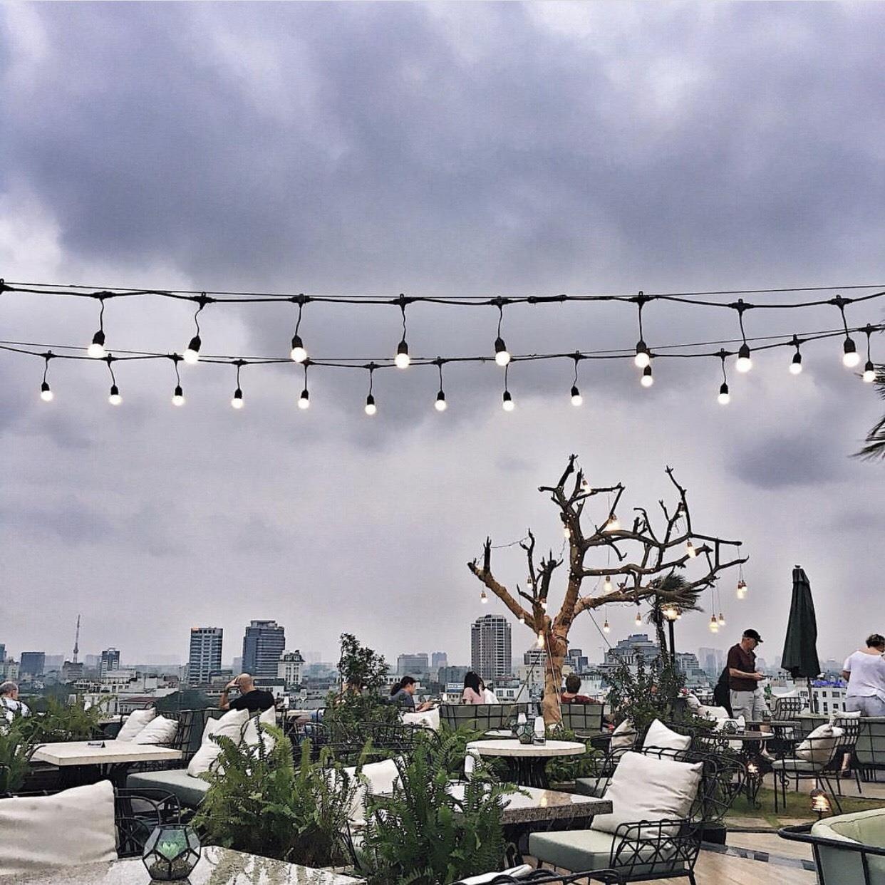 nha hang tren cao anh 18