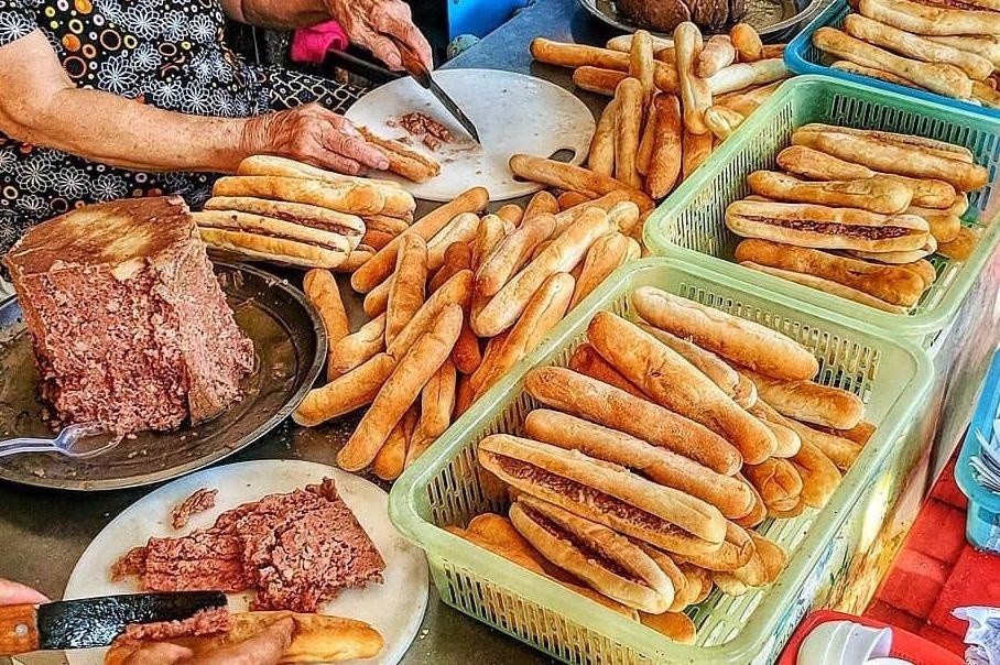 Ve Hai Phong thu mon banh mi cay an kem che Thai hinh anh