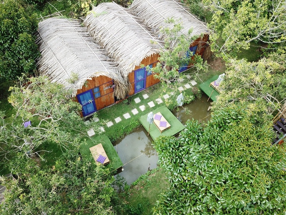 7 homestay miet vuon mien Tay xanh mat don mua nuoc noi hinh anh