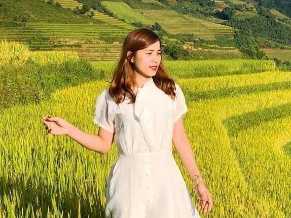 Gioi tre dua nhau check-in mua lua chin Mu Cang Chai hinh anh