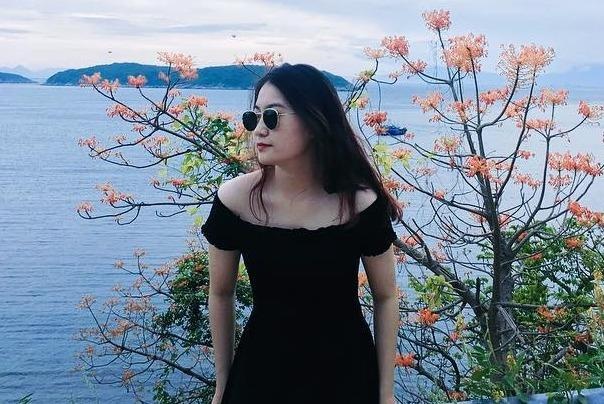 Check-in Cu Lao Cham ngam hoa ngo dong nhuom do dao xanh hinh anh