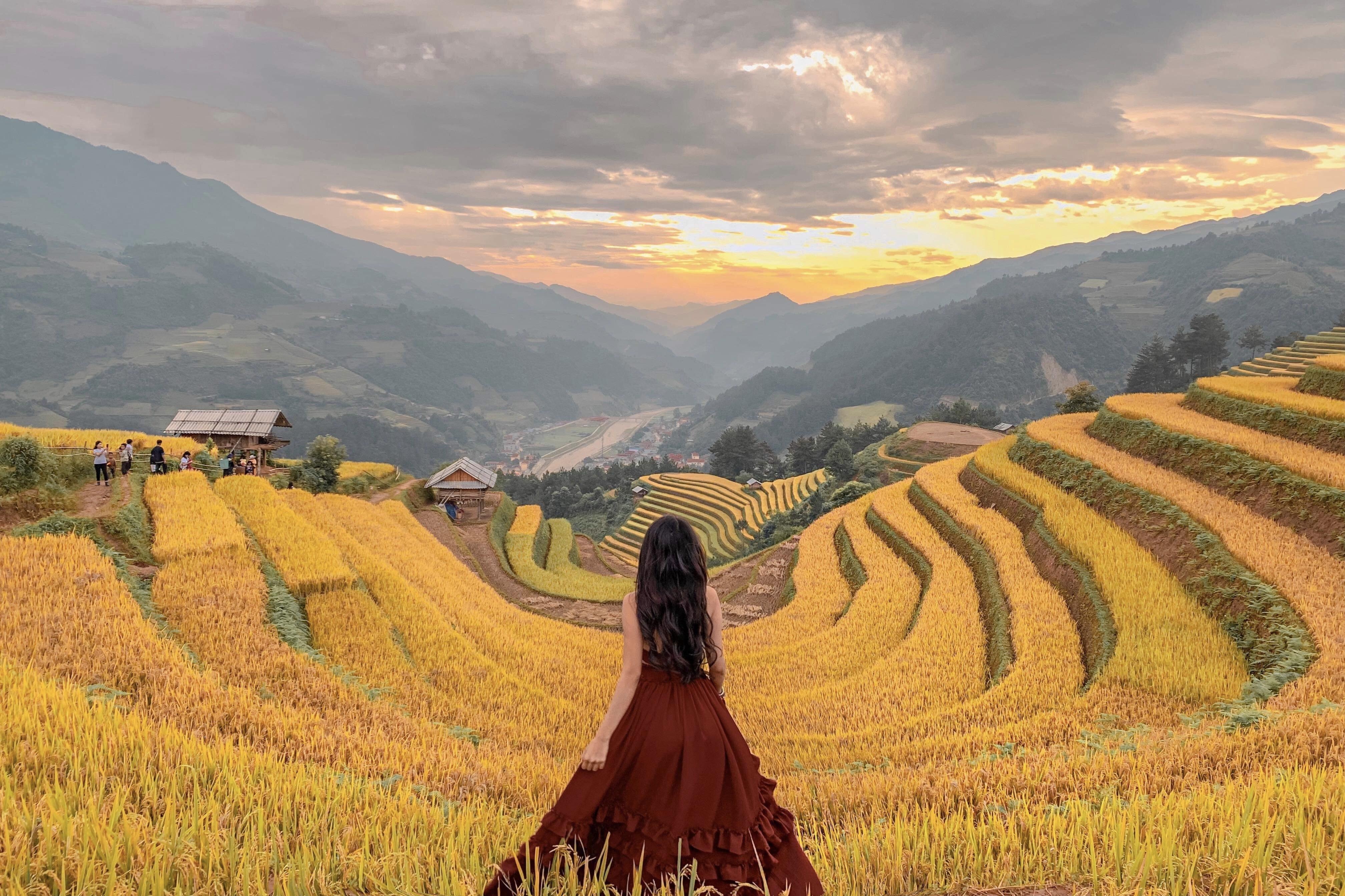 Doi Mong Ngua, diem chup lua chin thu hut nhiep anh gia o Mu Cang Chai hinh anh