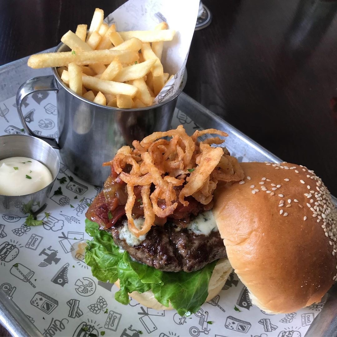 nha hang phong cach My anh 8