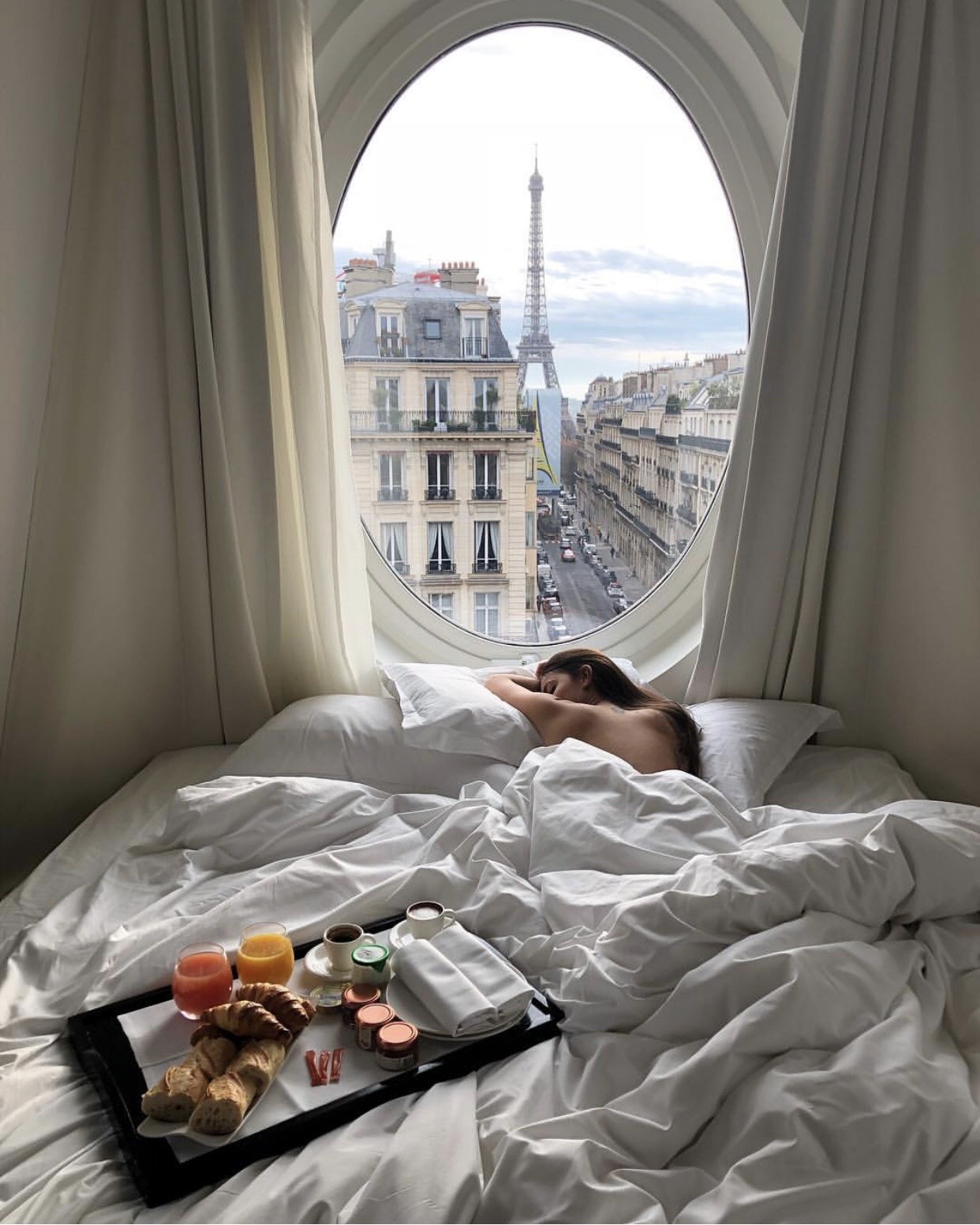 khach san paris anh 6