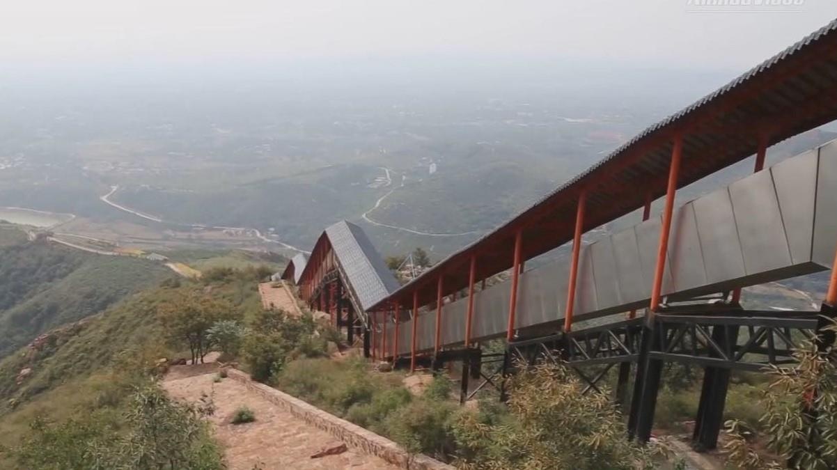 Di thang cuon dai hon 500 m, ngam canh tu do cao 180 m hinh anh